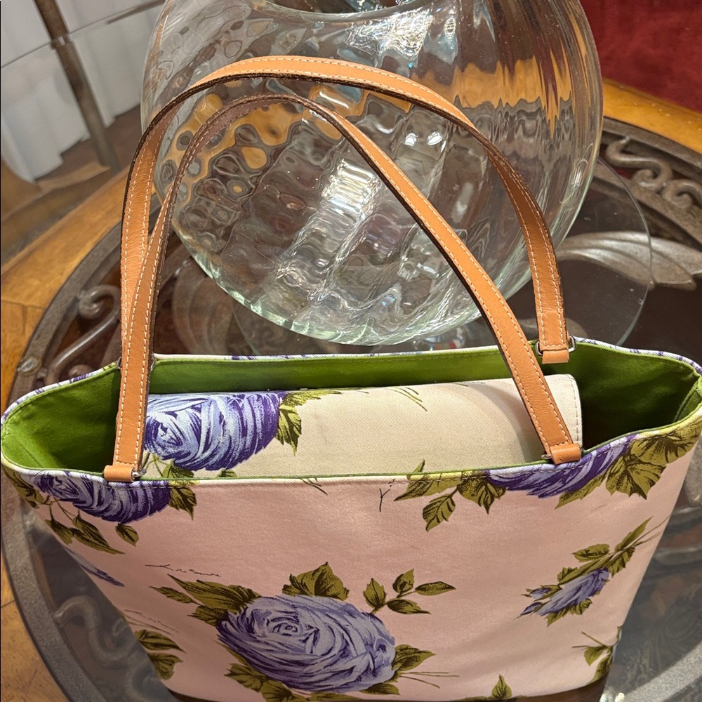 Rare- Kate Spade New York Sam bag featuring a blue cabbage rose - Picture 4 of 12